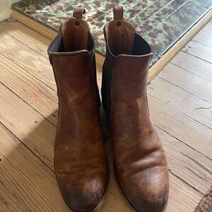 Frye Chelsea boot